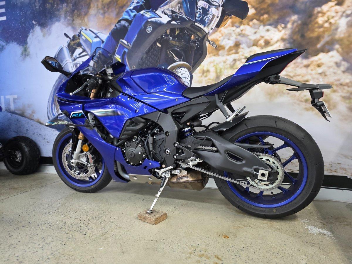 2025 YAMAHA YZF-R1 SPORTS