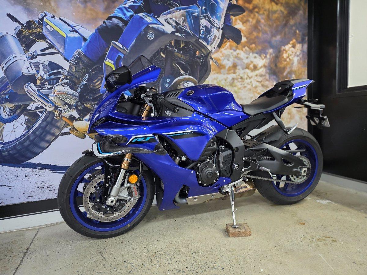 2025 YAMAHA YZF-R1 SPORTS