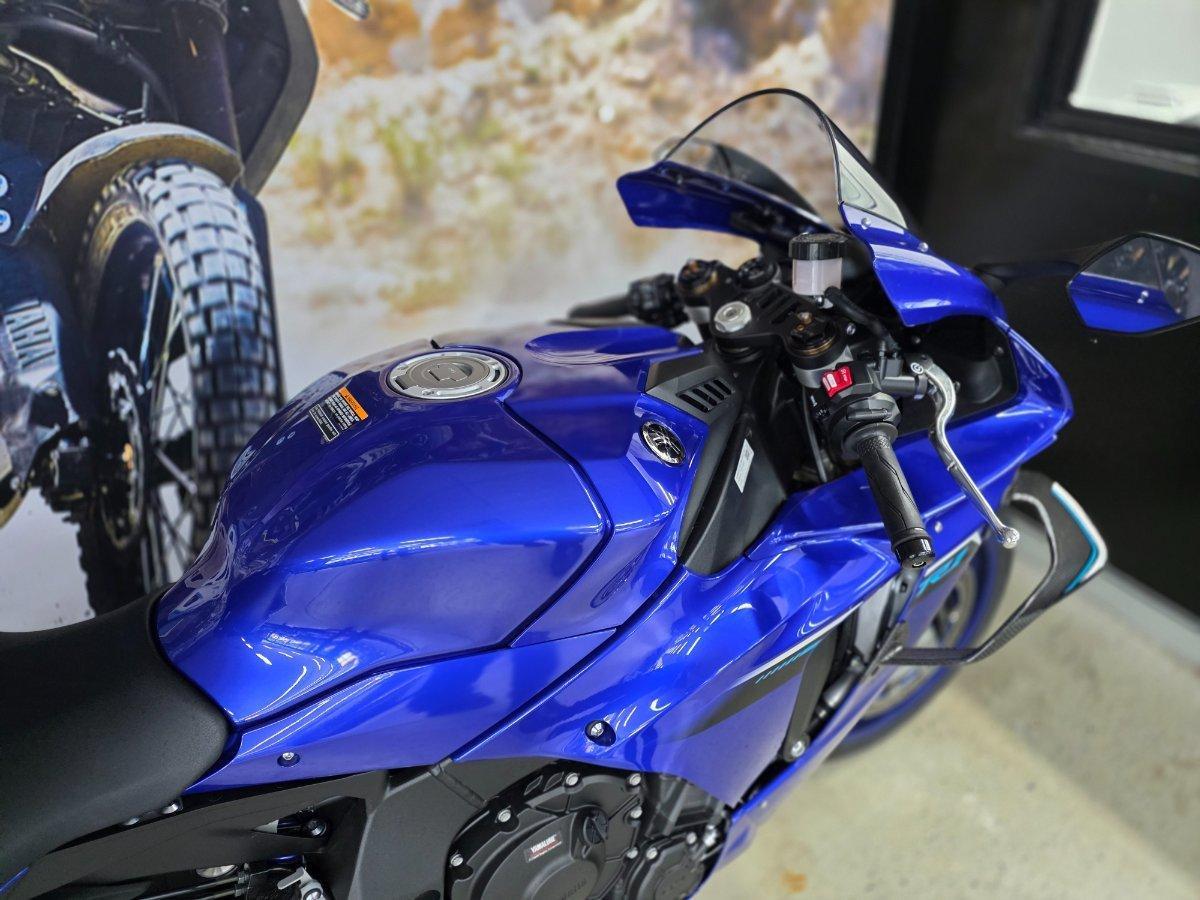 2025 YAMAHA YZF-R1 SPORTS