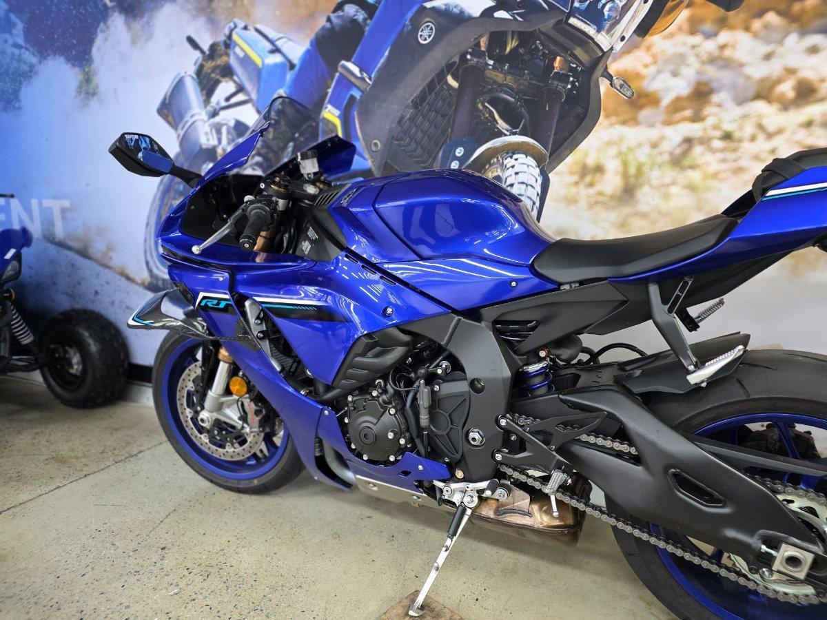 2025 YAMAHA YZF-R1 SPORTS
