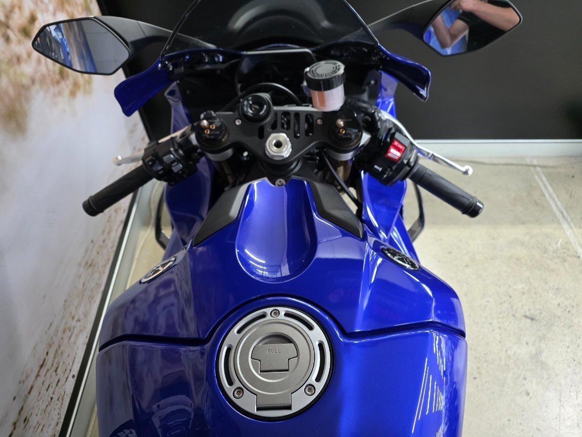 2025 YAMAHA YZF-R1 SPORTS