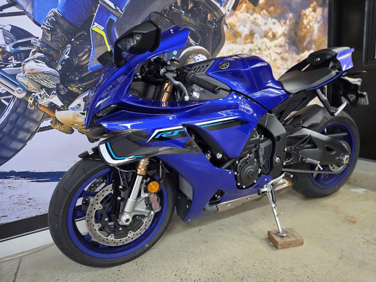 2025 YAMAHA YZF-R1 SPORTS