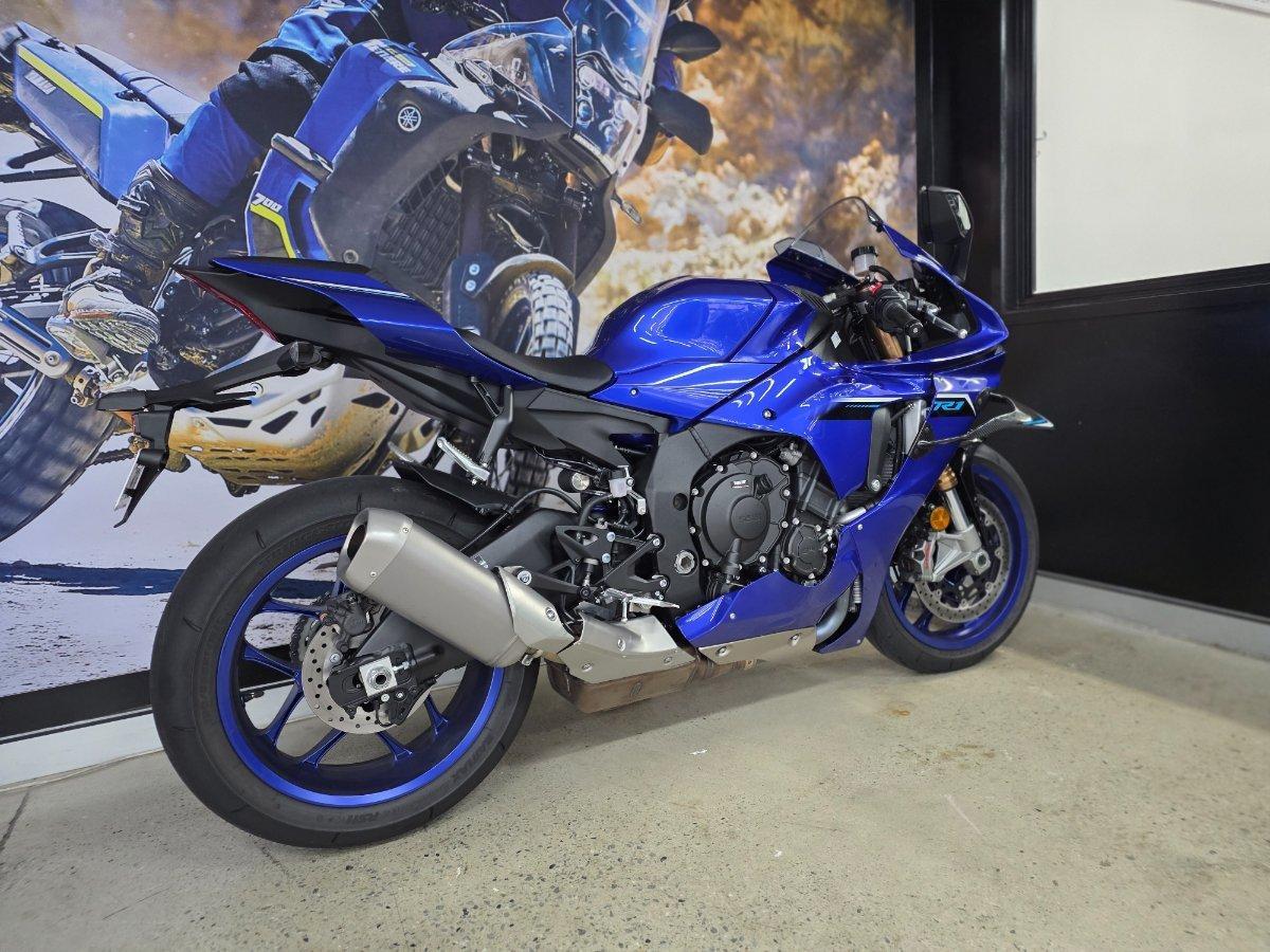 2025 YAMAHA YZF-R1 SPORTS
