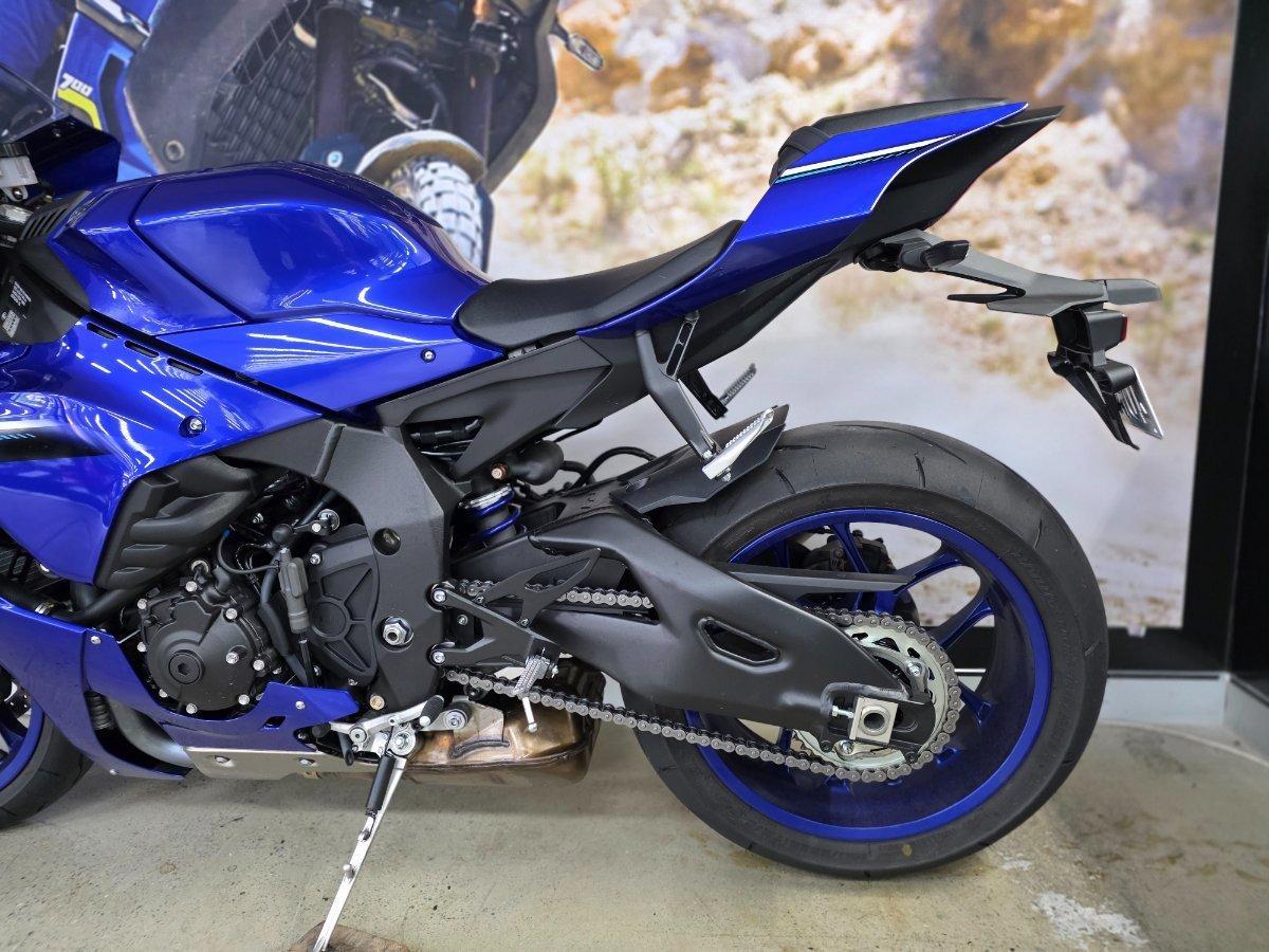 2025 YAMAHA YZF-R1 SPORTS