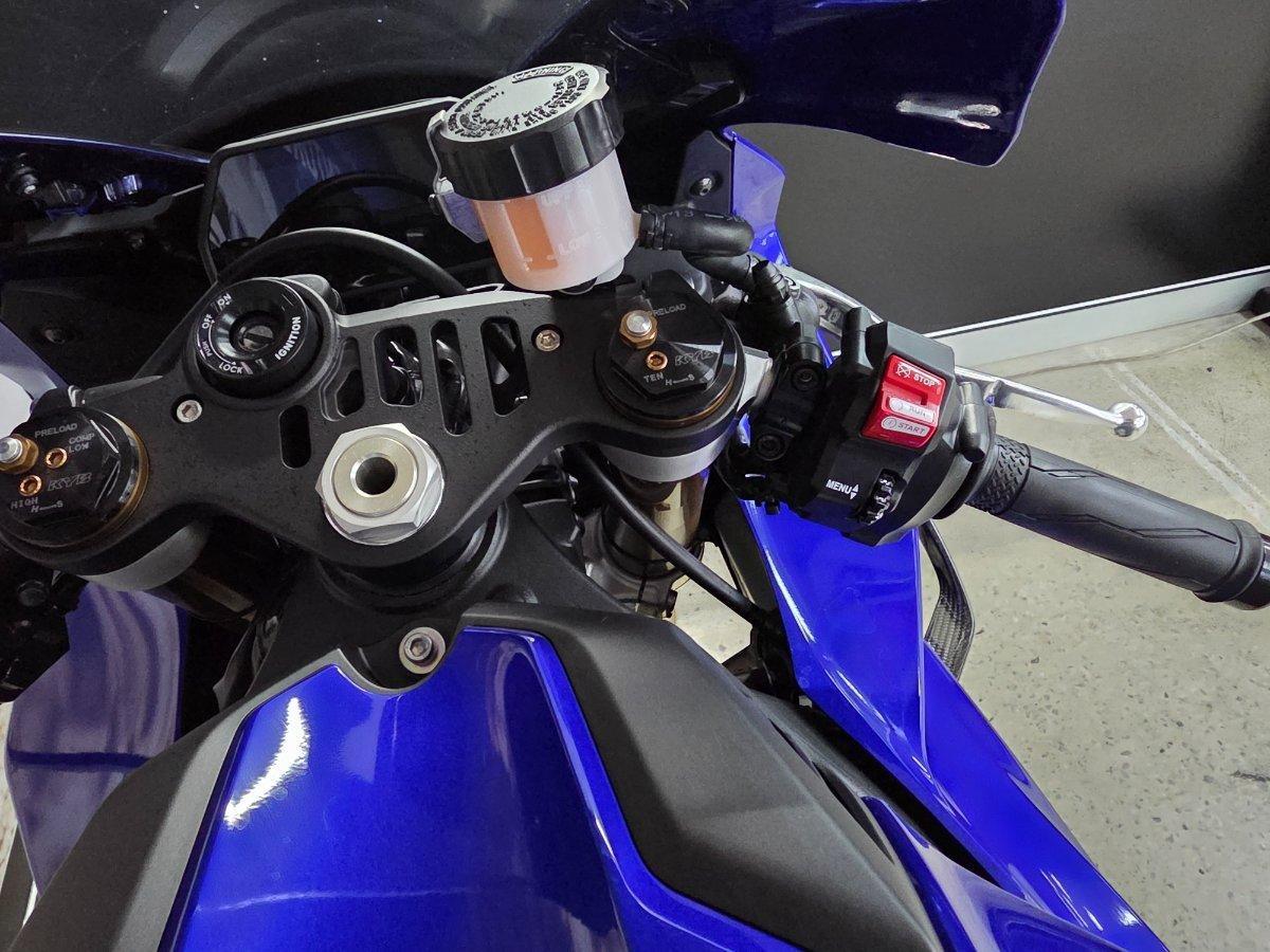 2025 YAMAHA YZF-R1 SPORTS