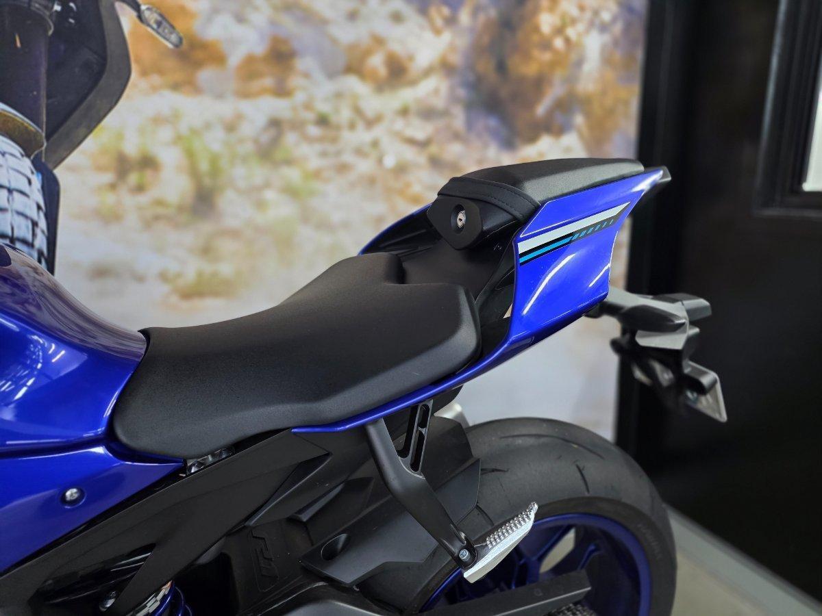 2025 YAMAHA YZF-R1 SPORTS