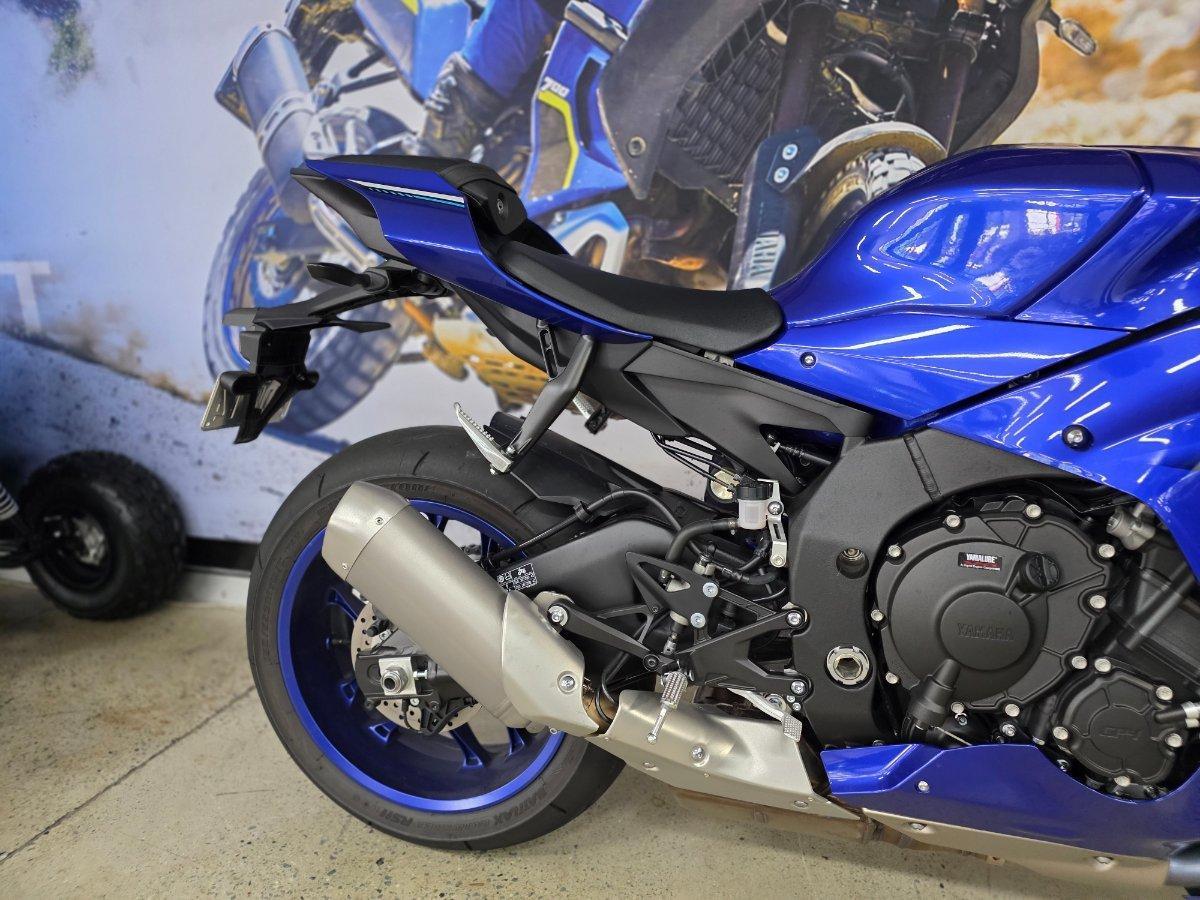 2025 YAMAHA YZF-R1 SPORTS