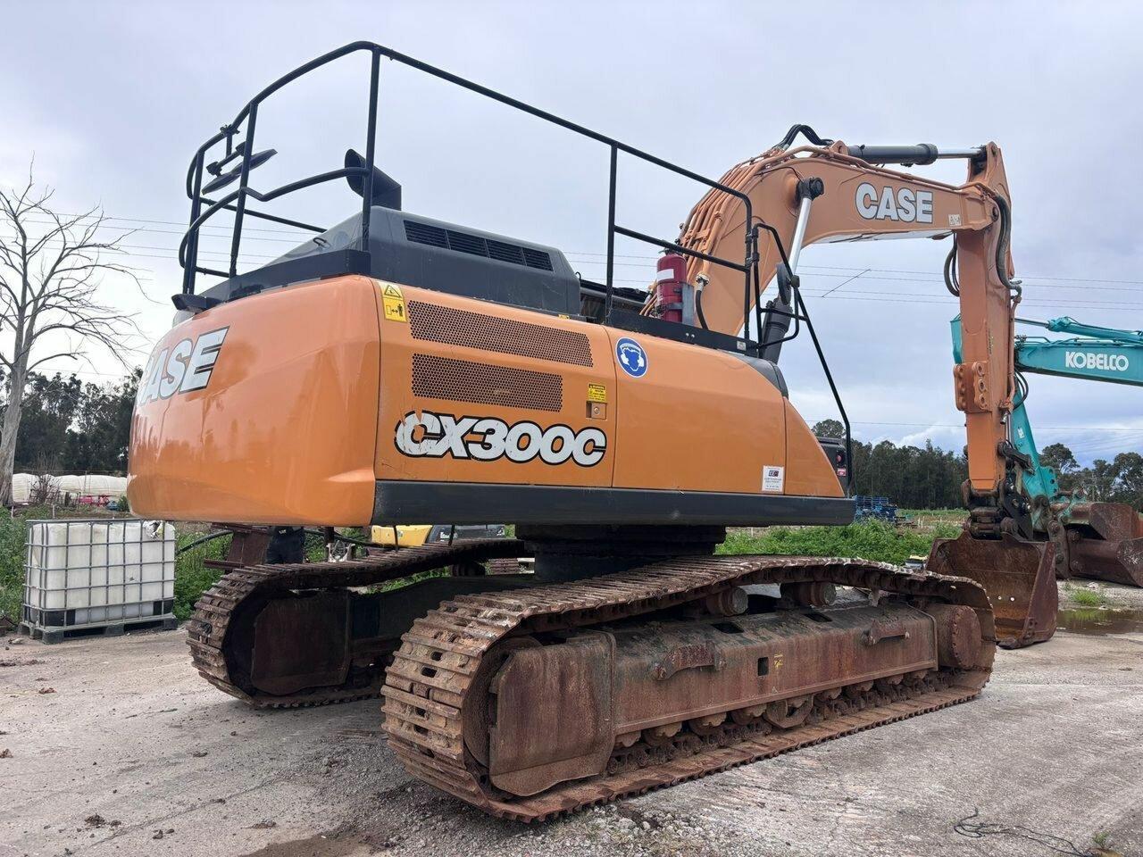CASE EXCAVATOR