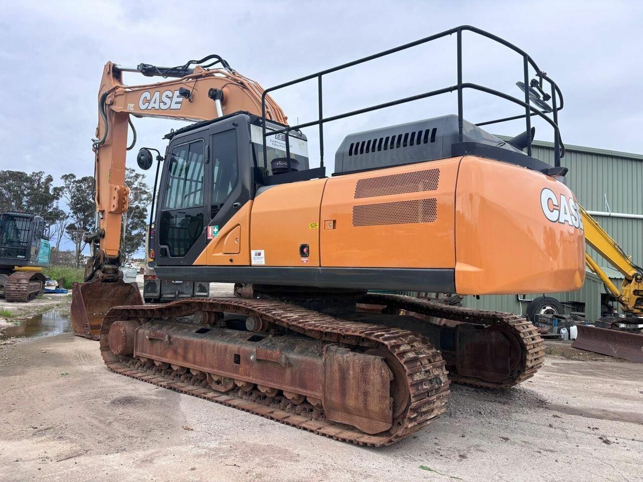 CASE EXCAVATOR