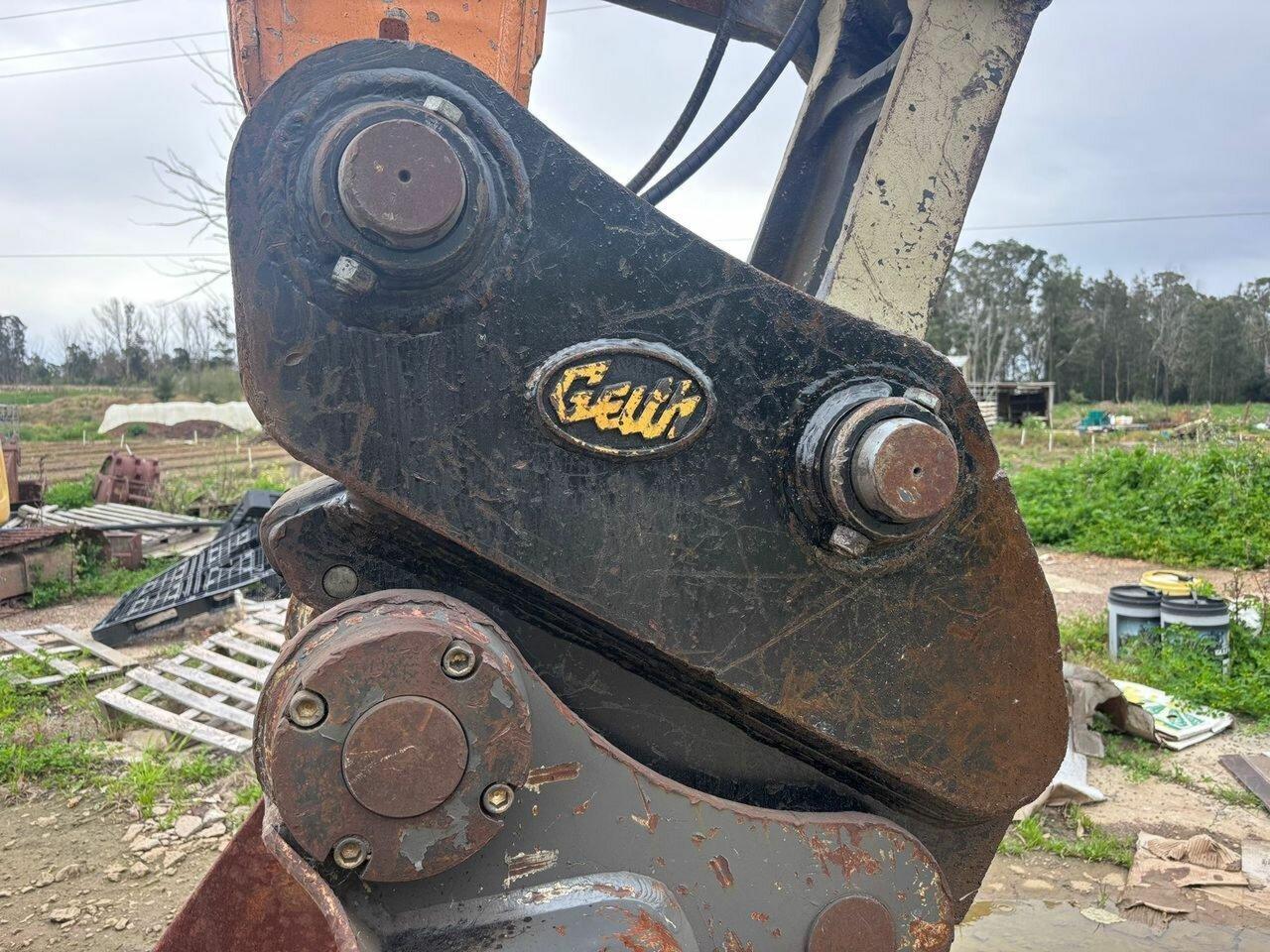 CASE EXCAVATOR