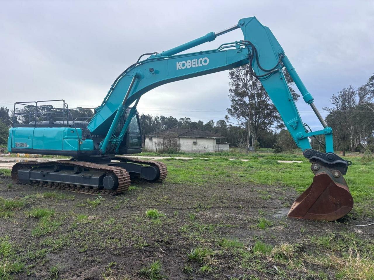 KOBELCO EXCAVATOR