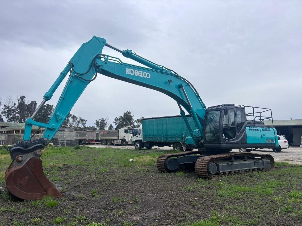 KOBELCO EXCAVATOR