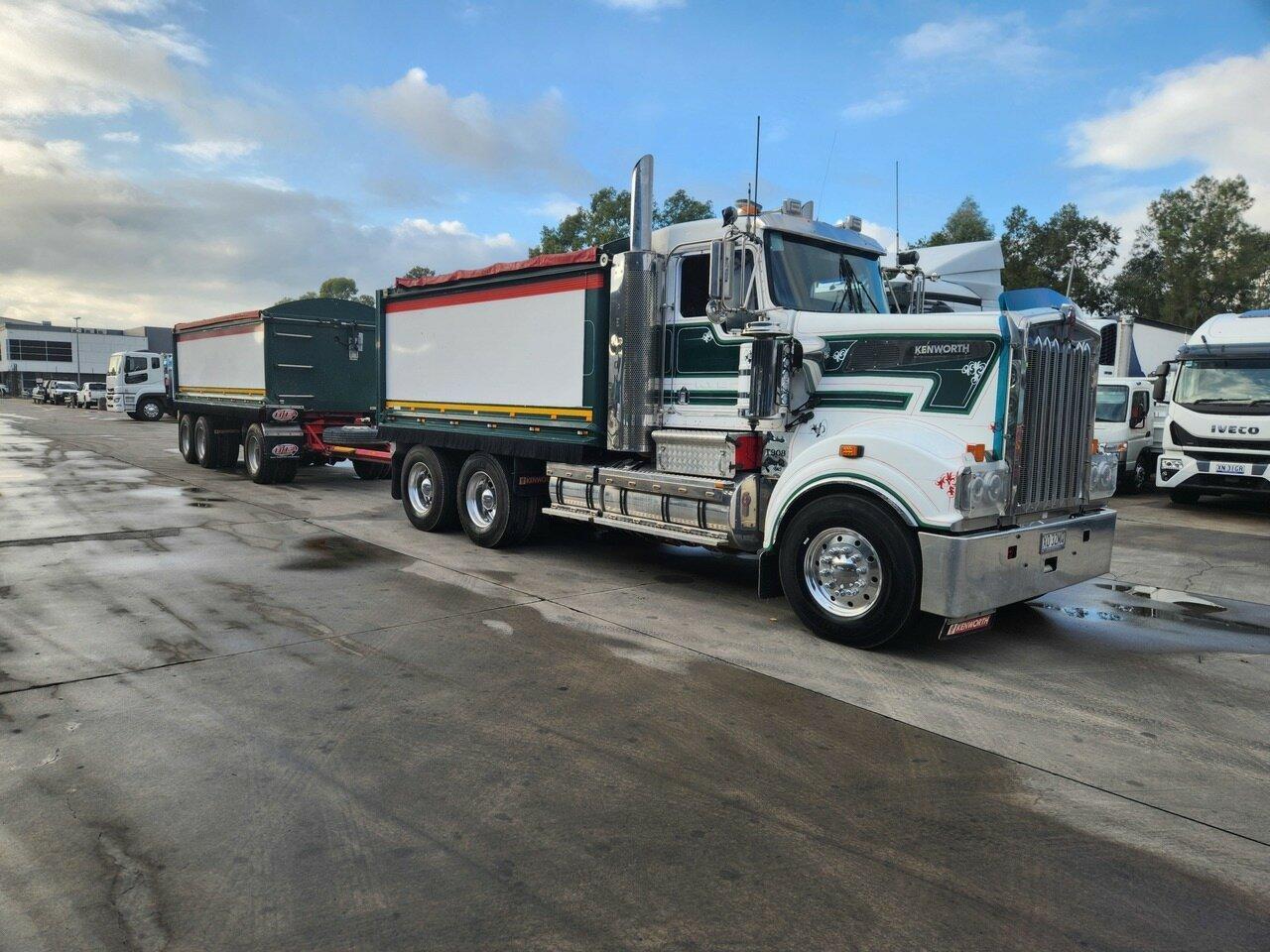 2001 KENWORTH T900 TIPPER