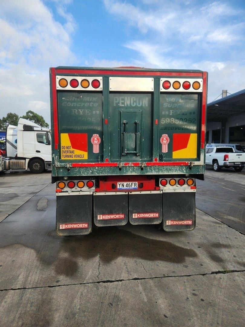 2001 KENWORTH T900 TIPPER