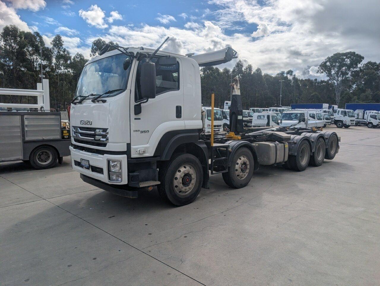 2023 ISUZU FYX FH 350 (10x4) 6 SP AUTOMATIC BIN LIFTER
