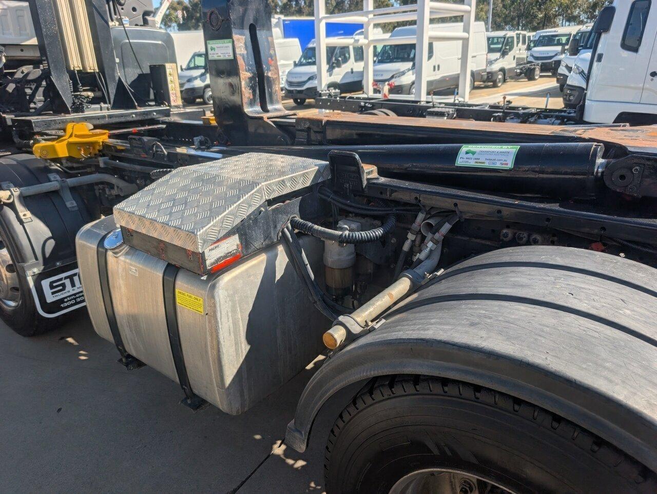 2023 ISUZU FYX FH 350 (10x4) 6 SP AUTOMATIC BIN LIFTER