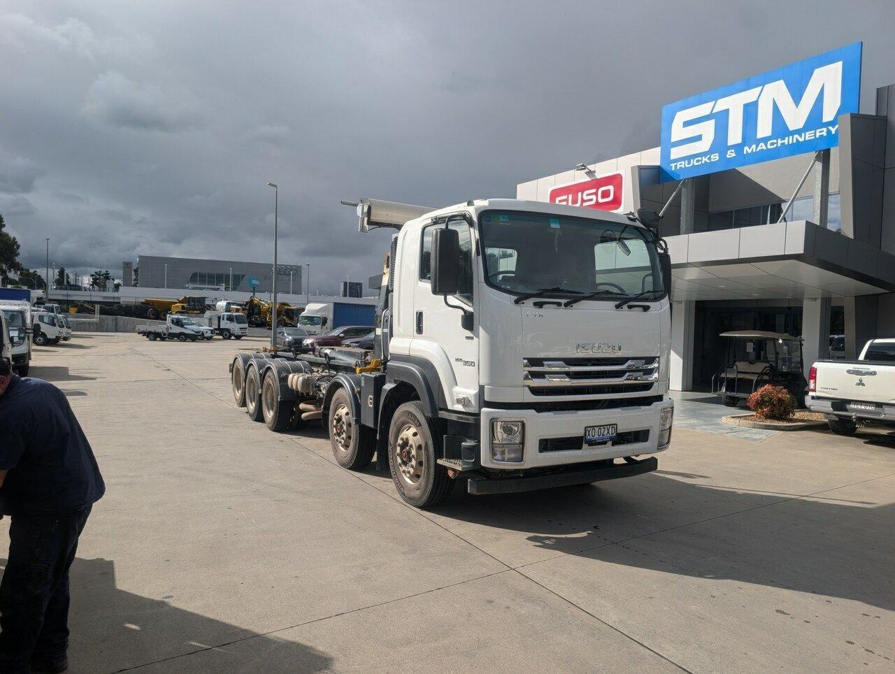 2023 ISUZU FYX FH 350 (10x4) 6 SP AUTOMATIC BIN LIFTER
