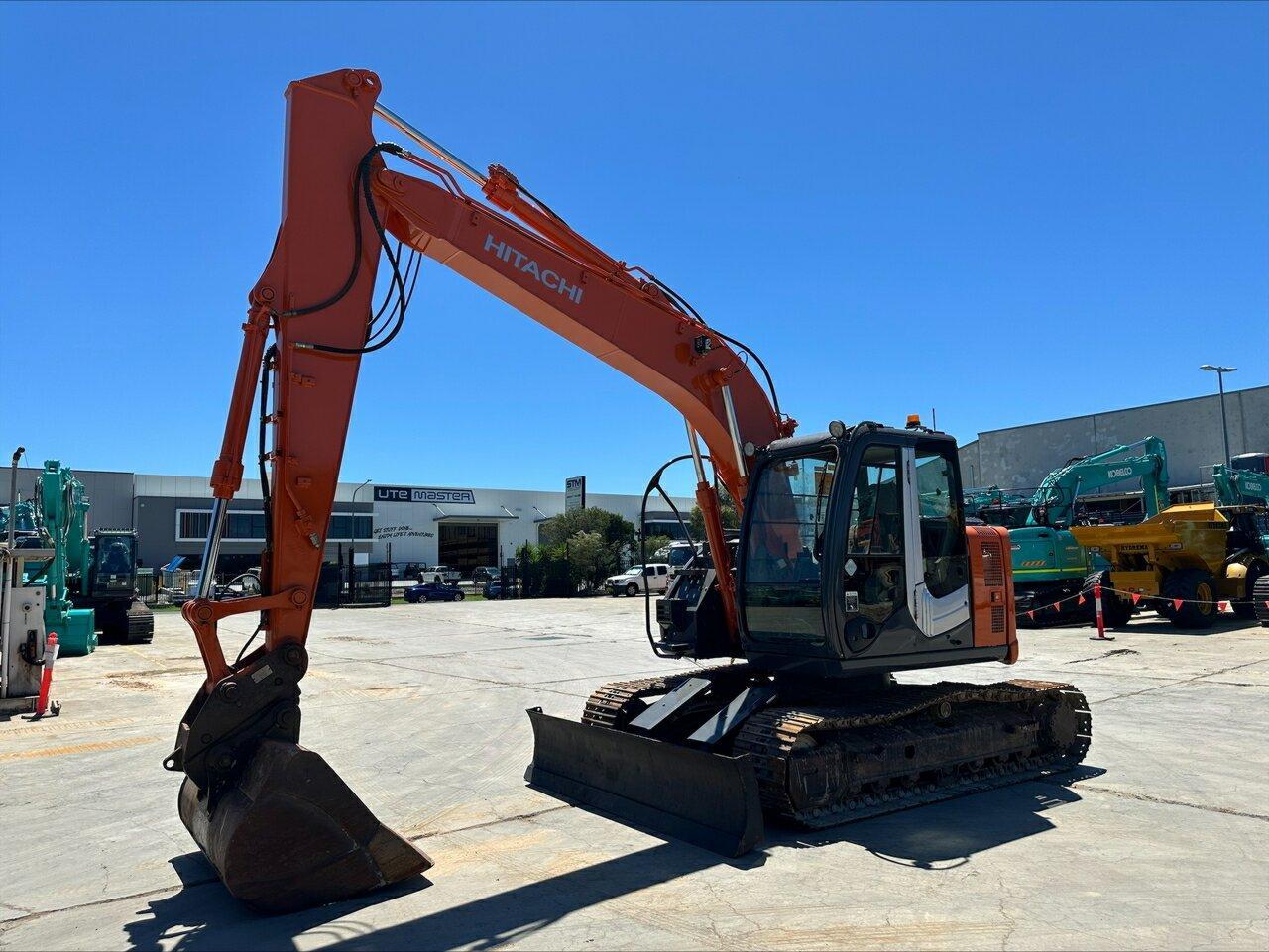 2010 HITACHI EXCAVATOR