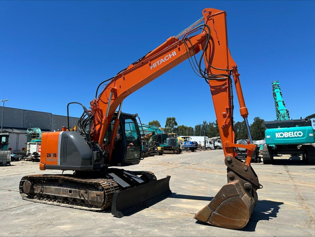 2010 HITACHI EXCAVATOR
