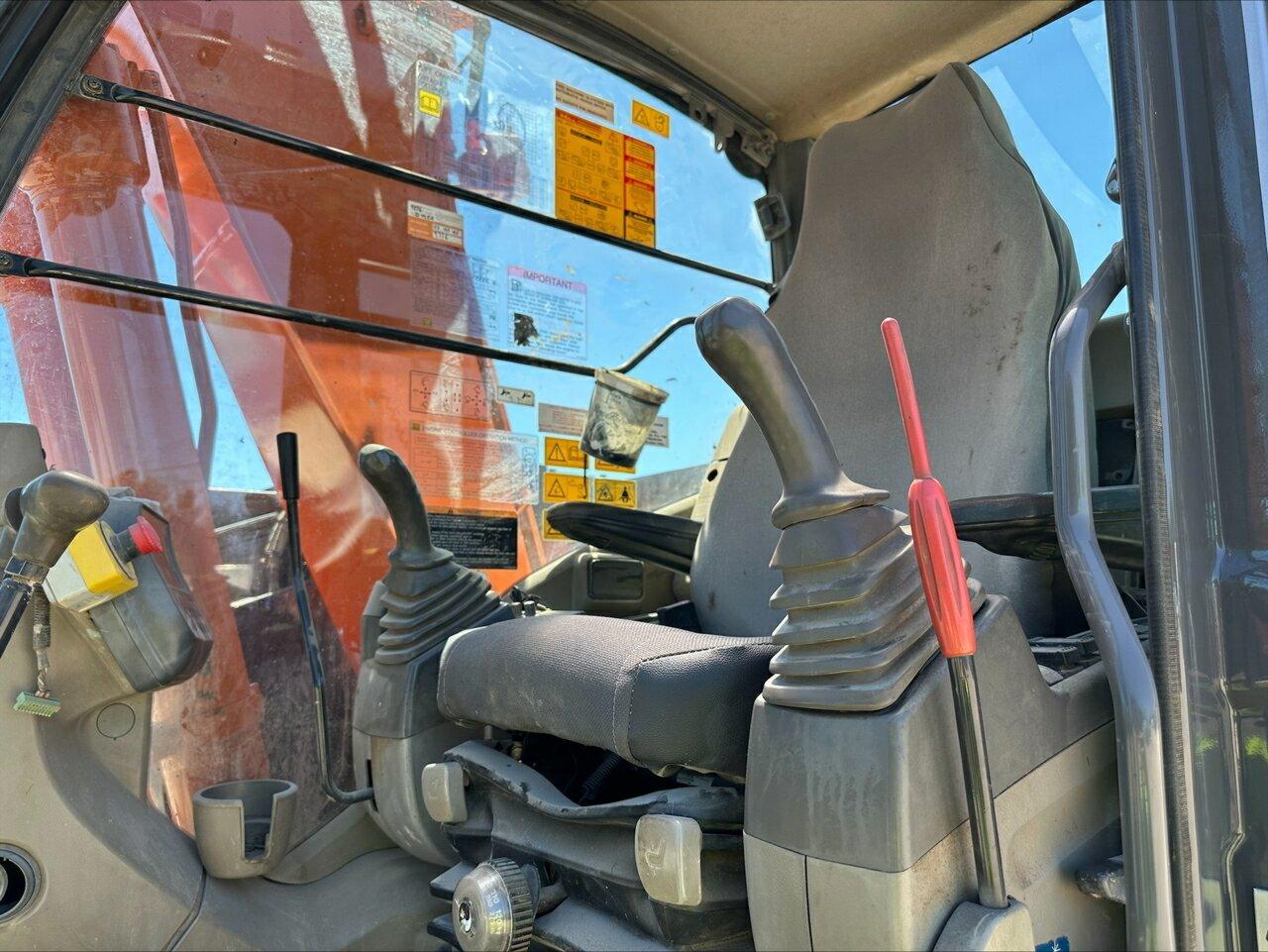 2010 HITACHI EXCAVATOR