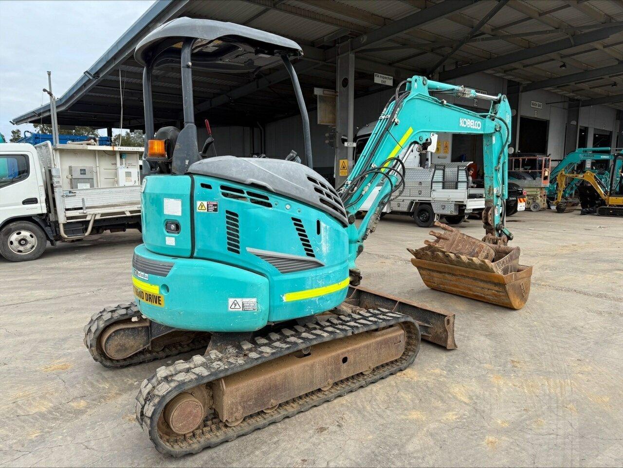 2017 KOBELCO SK35SR-6 EXCAVATOR