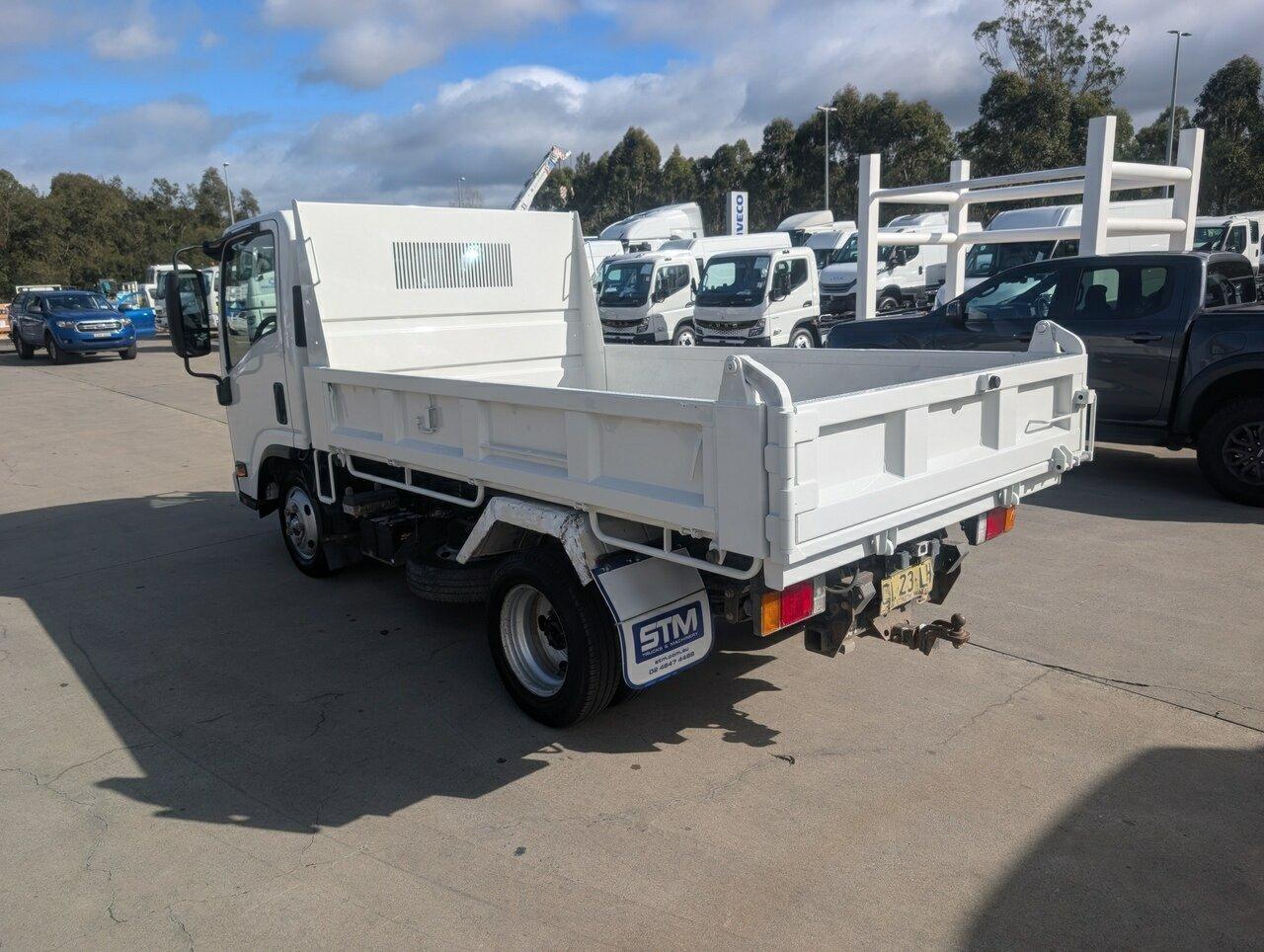 2017 ISUZU NLR 45-150 MANUAL TIPPER