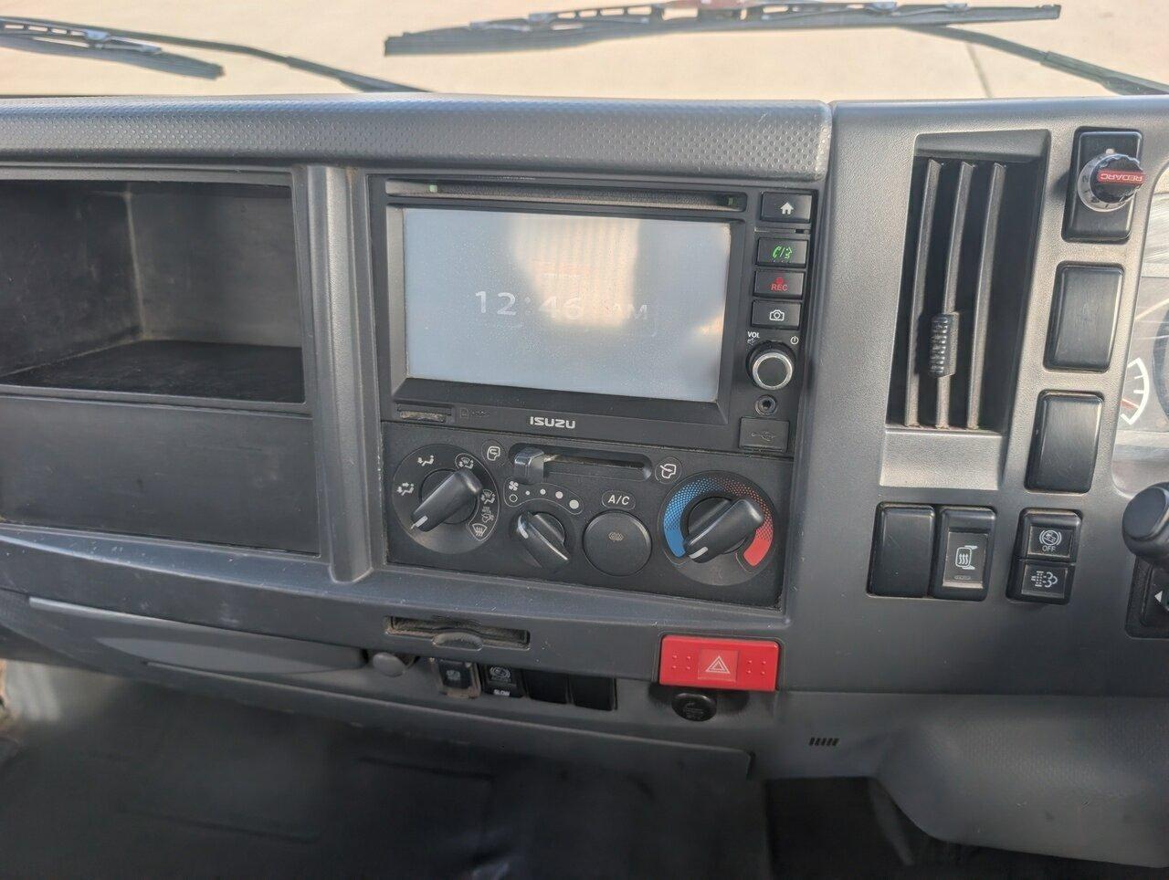 2017 ISUZU NLR 45-150 MANUAL TIPPER