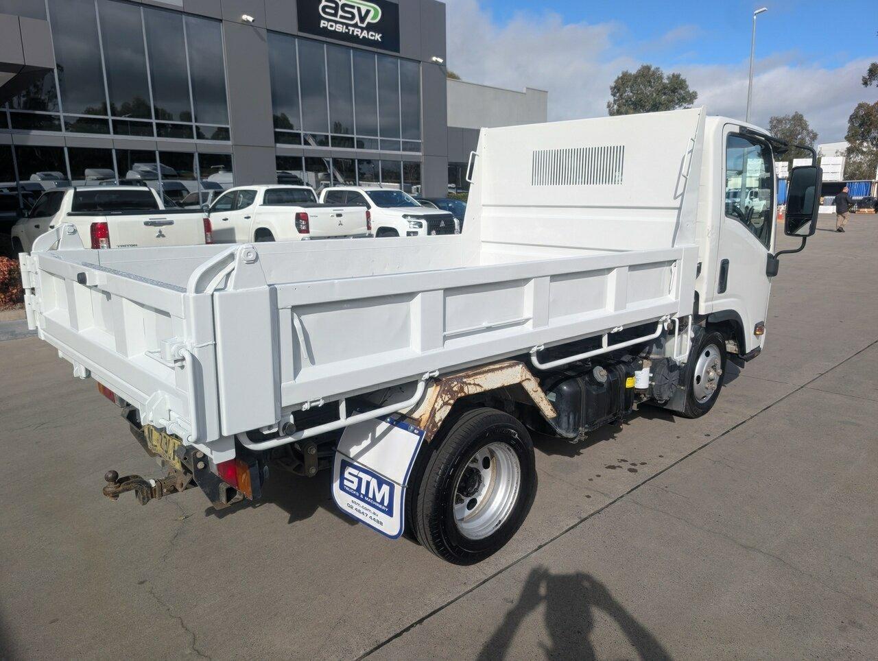 2017 ISUZU NLR 45-150 MANUAL TIPPER