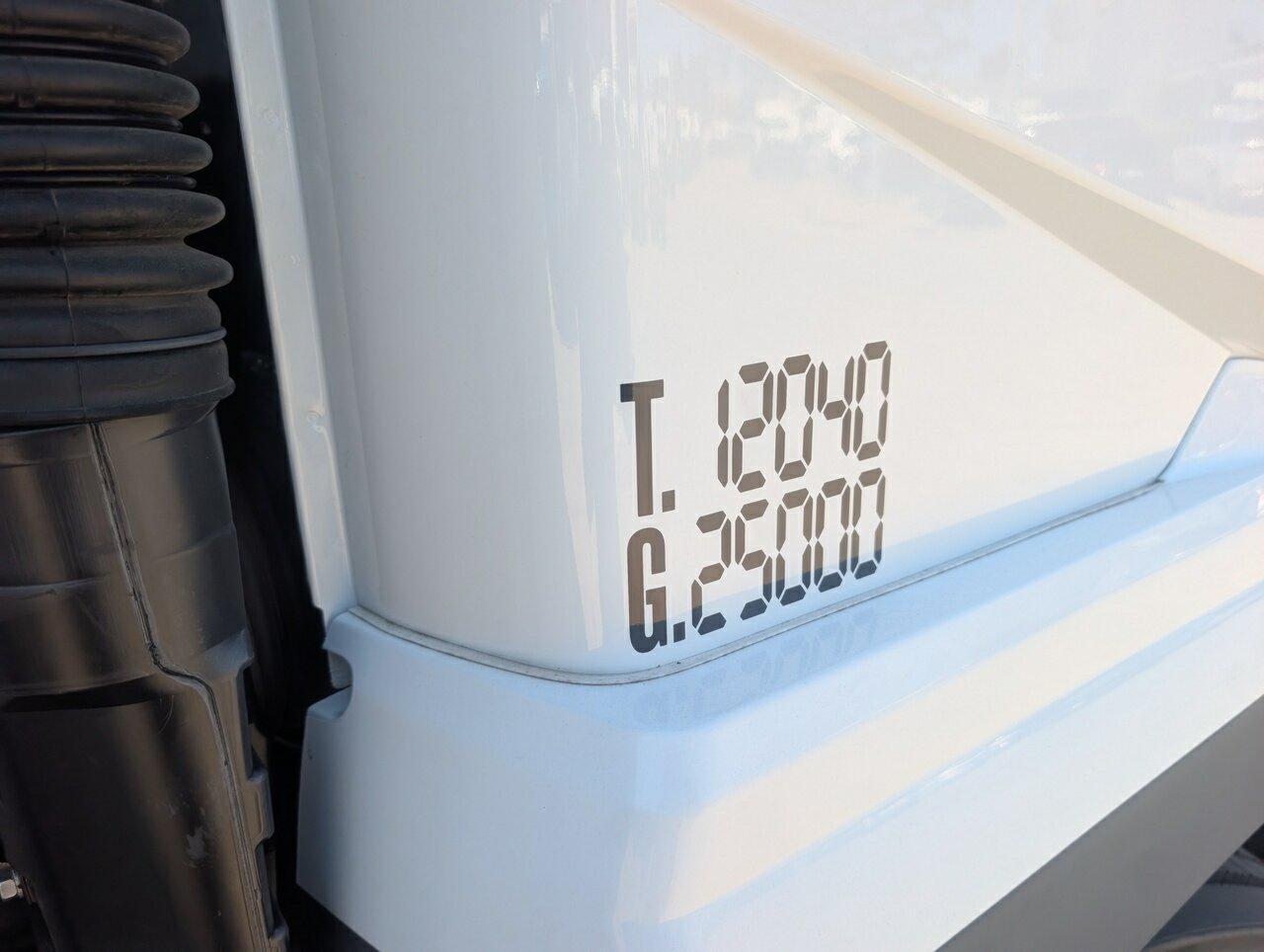 2025 FUSO SHOGUN FU74 360 6X4 REFRIGERATED TRUCK