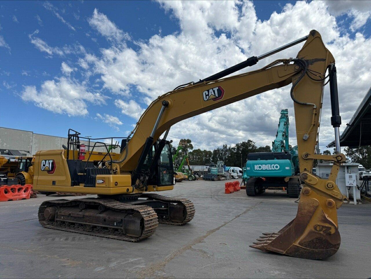 CATERPILLAR EXCAVATOR