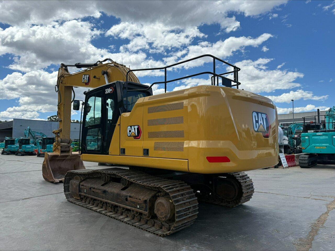 CATERPILLAR EXCAVATOR