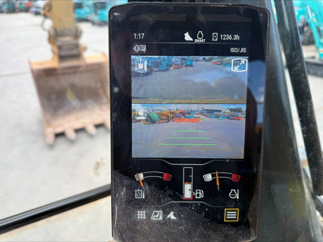 CATERPILLAR EXCAVATOR