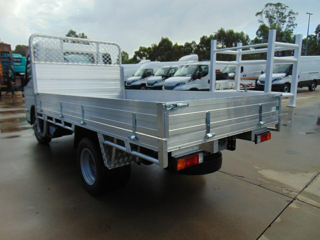 2025 FUSO CANTER 515N (4x2) TRAY