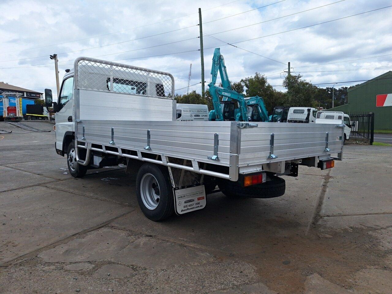 2023 FUSO CANTER 515W TRAY