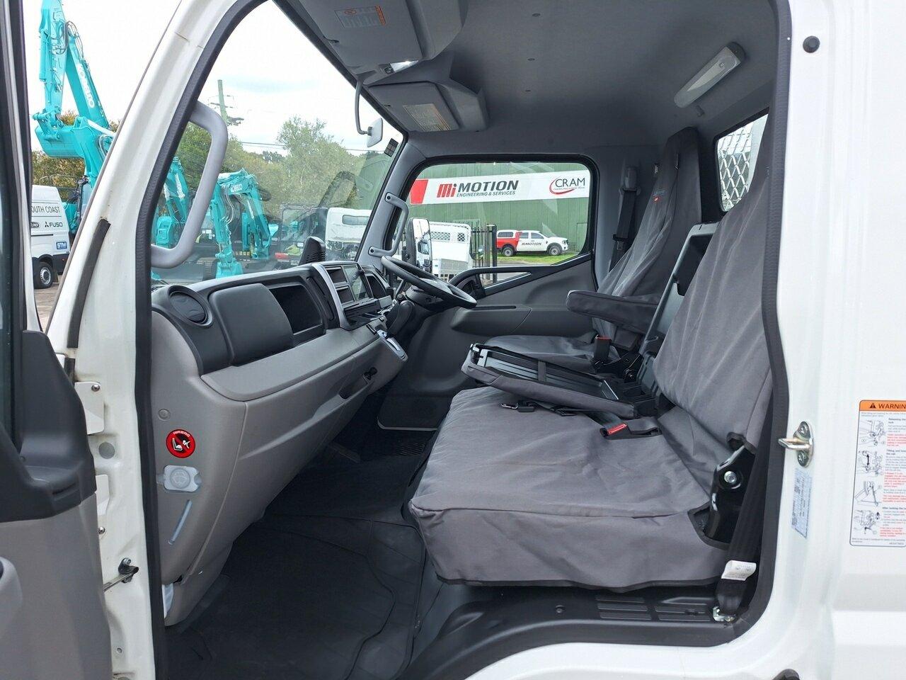 2023 FUSO CANTER 515W TRAY
