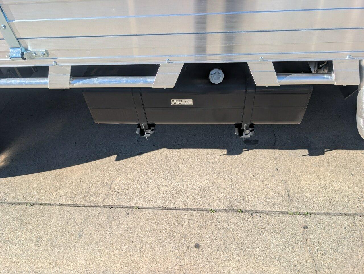 2025 FUSO CANTER 515N (4x2) TRAY