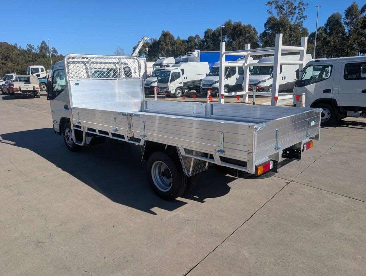 2025 FUSO CANTER 515N (4x2) TRAY