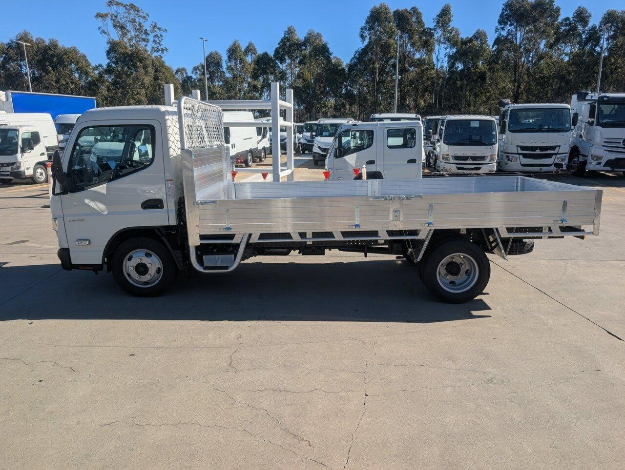 2025 FUSO CANTER 515N (4x2) TRAY
