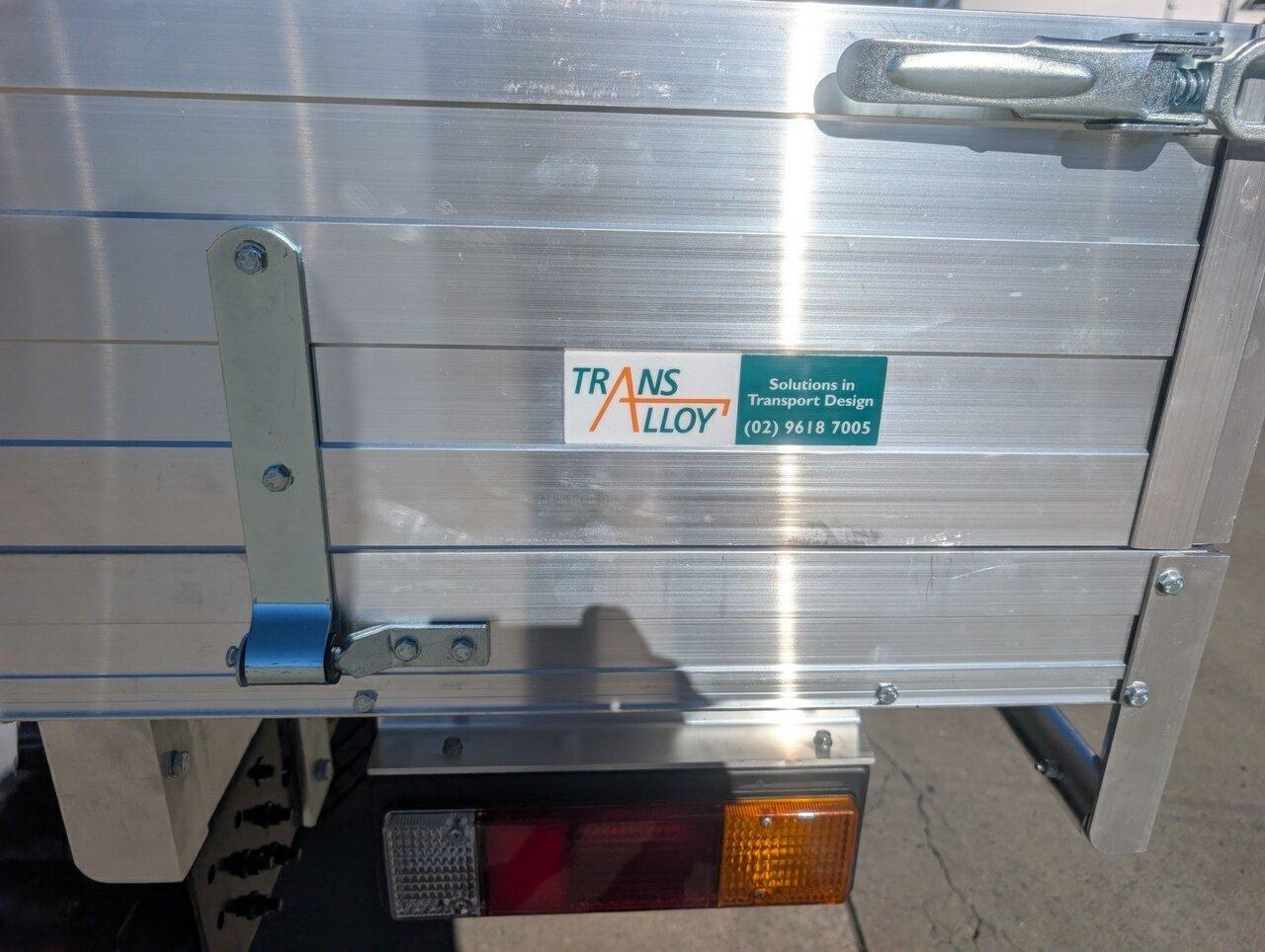 2025 FUSO CANTER 515N (4x2) TRAY