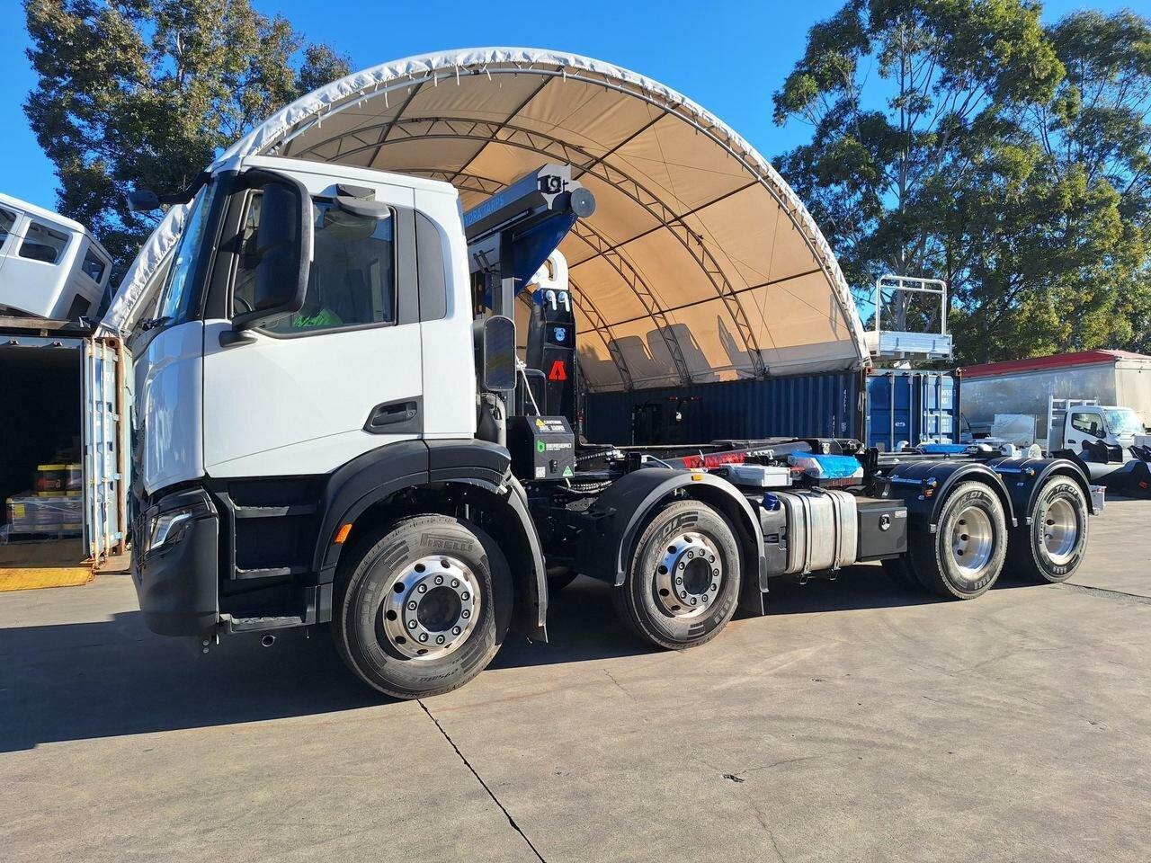 2025 IVECO ACCO 360 8X4 HOOK LIFT TRUCK