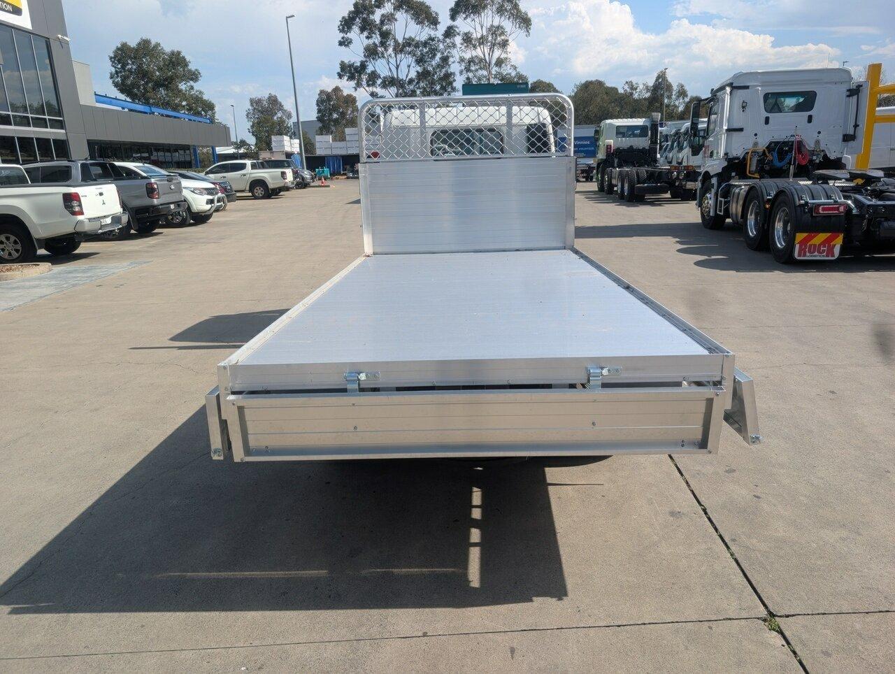 2024 FUSO CANTER 515N DROPSIDE TRAY