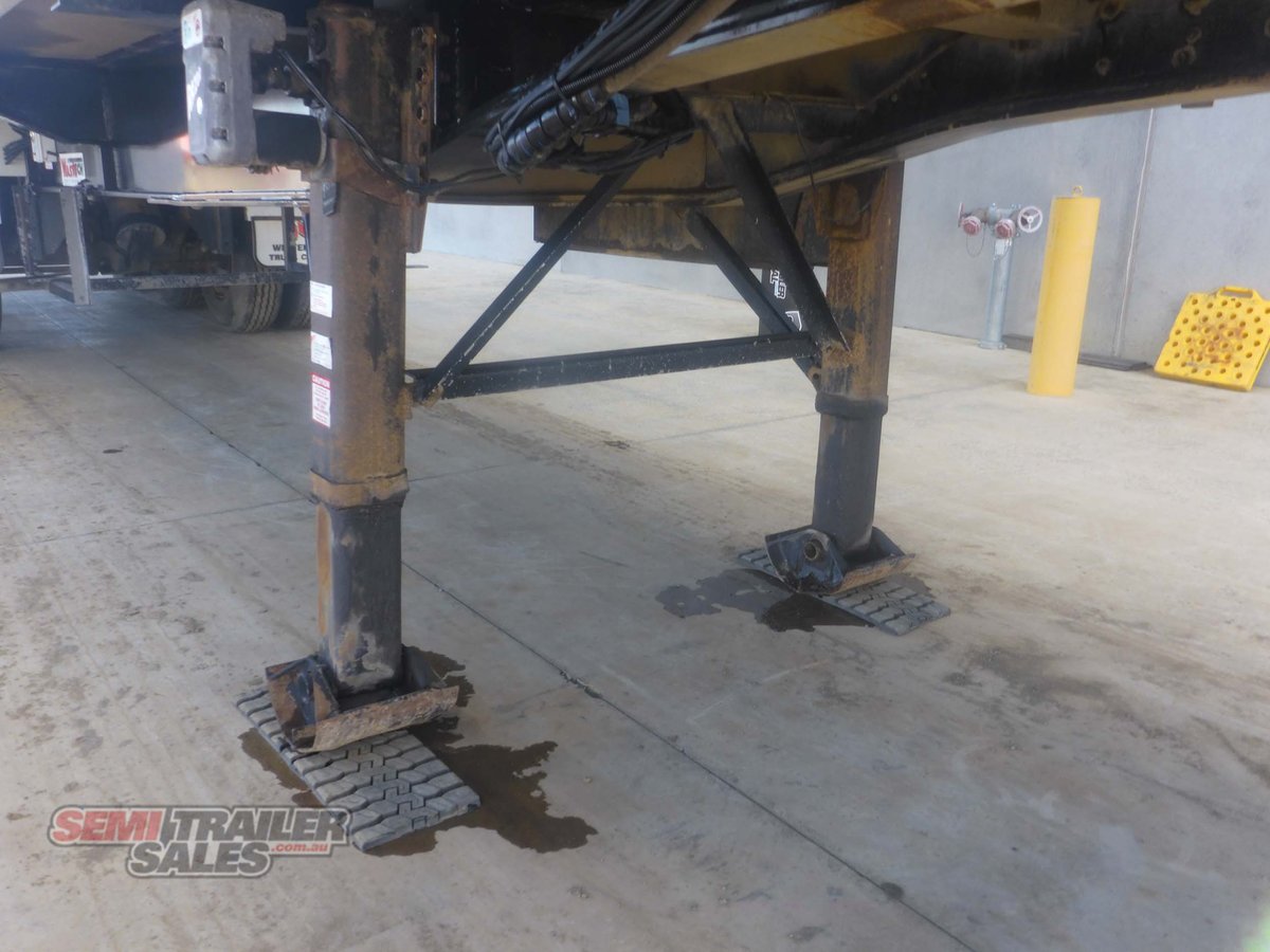 2005 VAWDREY SEMI COMPACTOR TRAILER