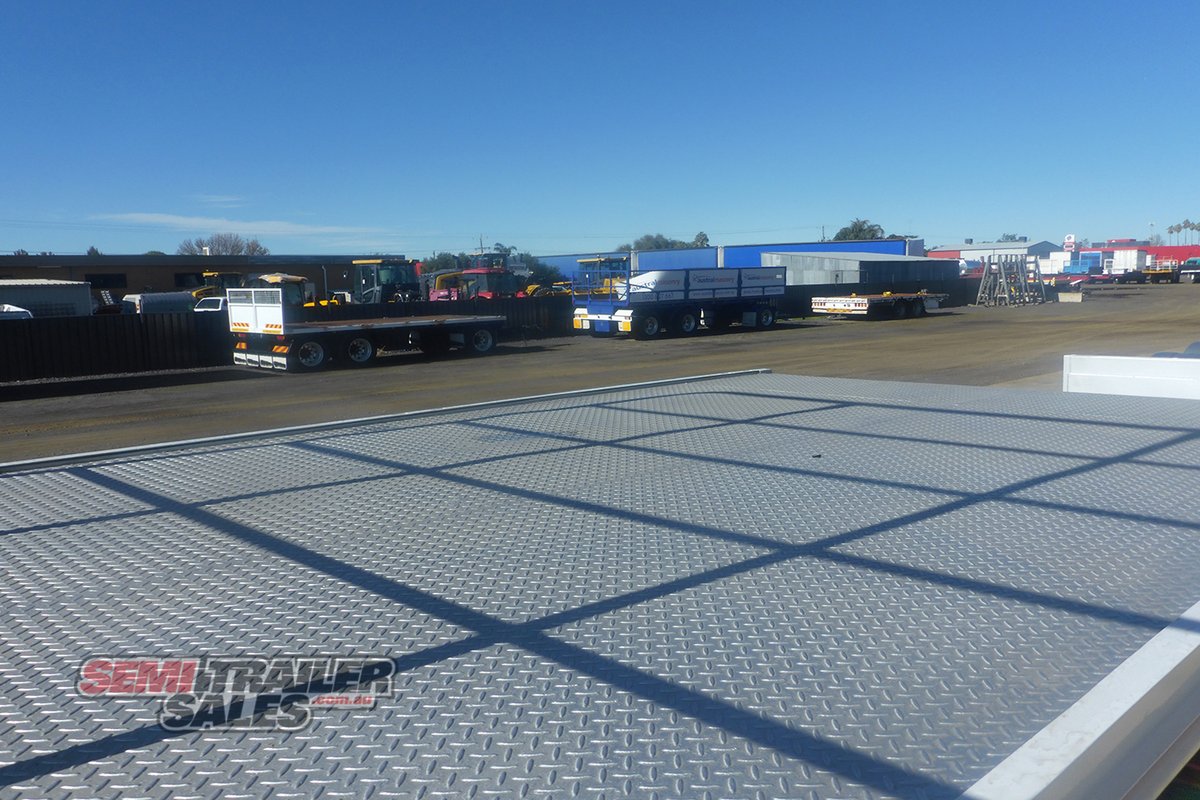 05/2003 MAXITRANS 12 PALLET DOUBLE DROPDECK A TRAILER