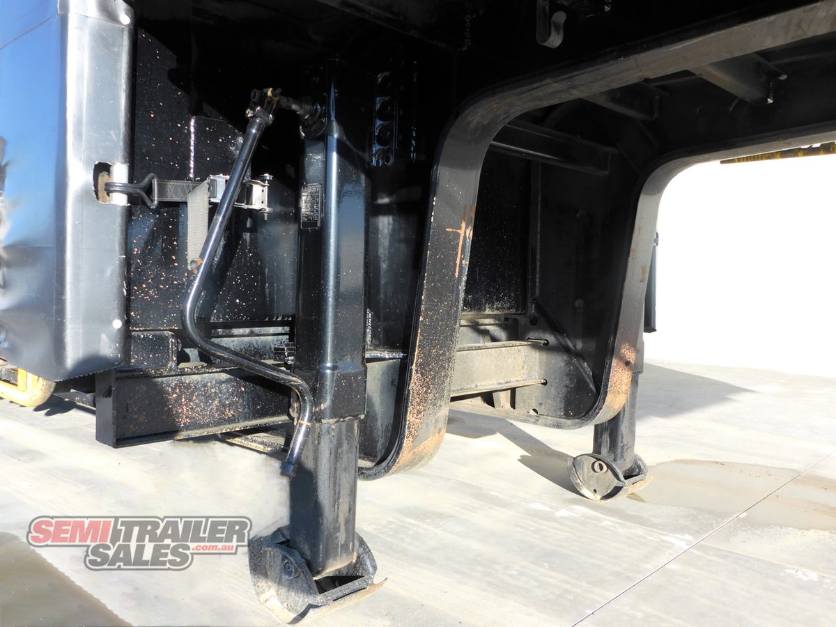 VAWDREY CURTAINSIDER TRAILER