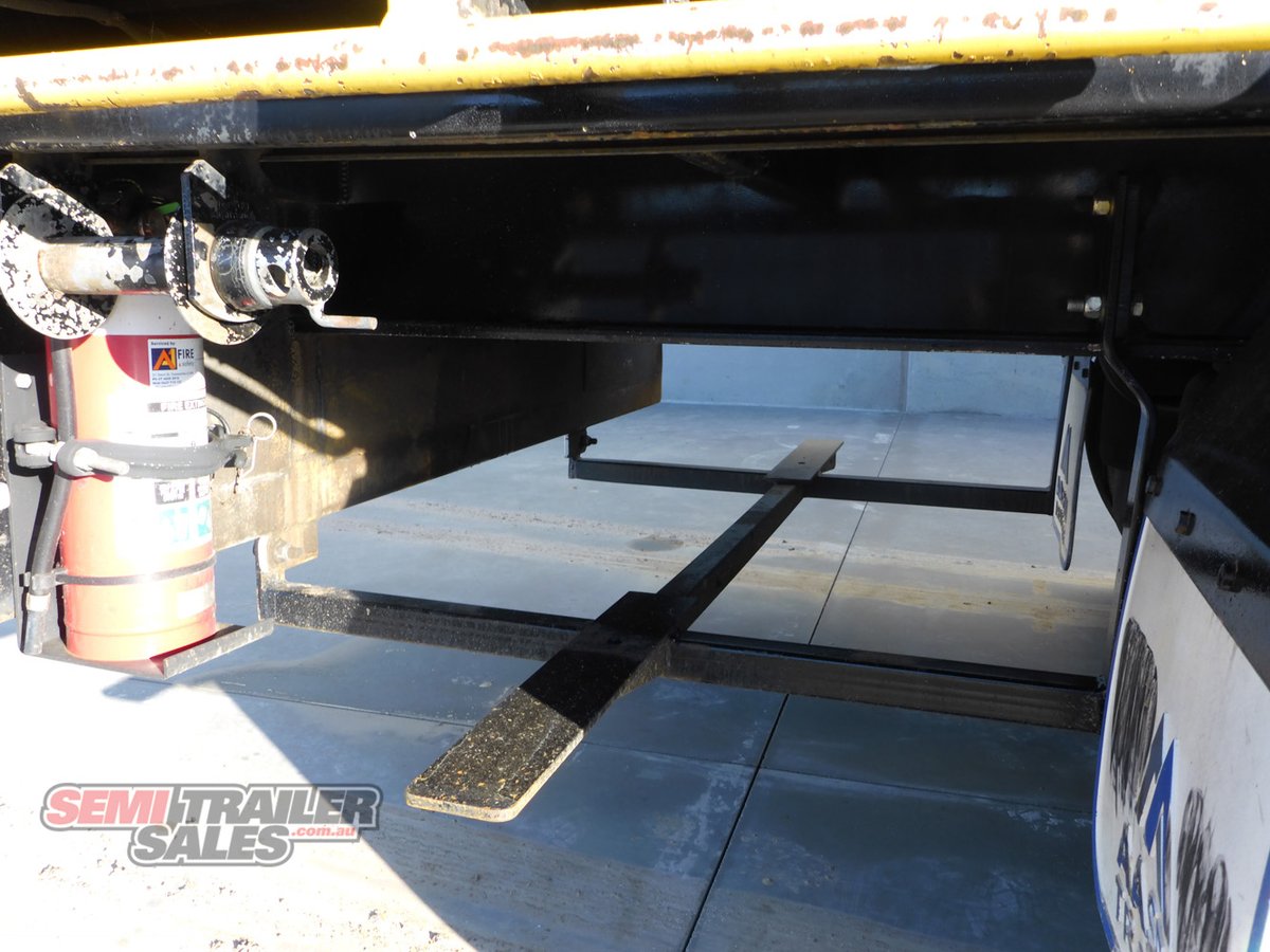 VAWDREY CURTAINSIDER TRAILER