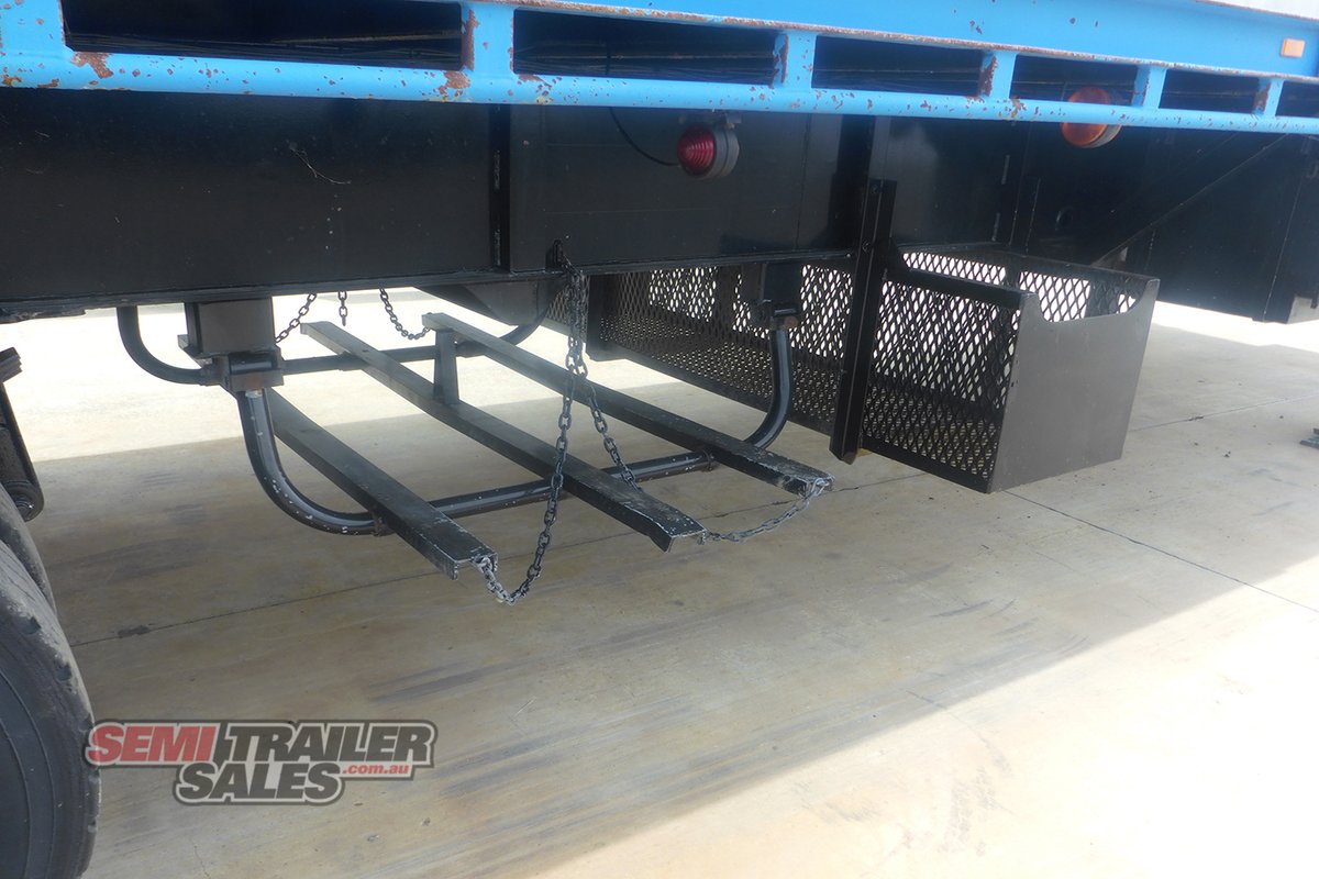 HAULMARK FLAT TOP TRAILER