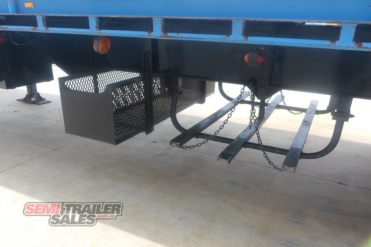 HAULMARK FLAT TOP TRAILER