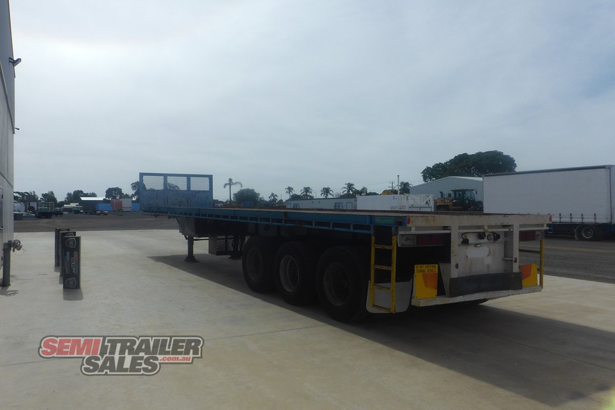 HAULMARK FLAT TOP TRAILER