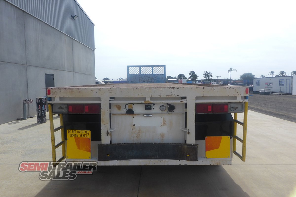 HAULMARK FLAT TOP TRAILER