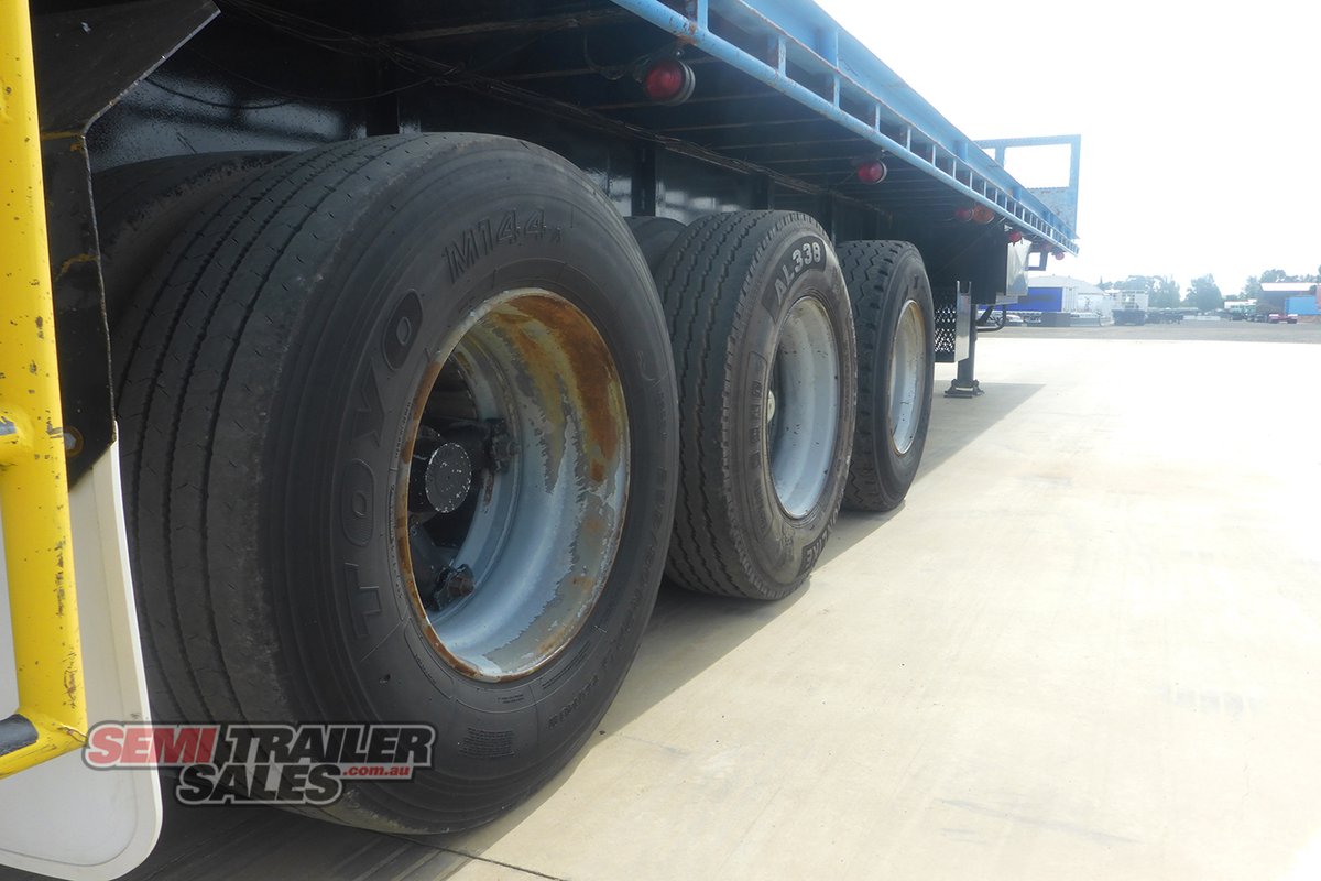 HAULMARK FLAT TOP TRAILER